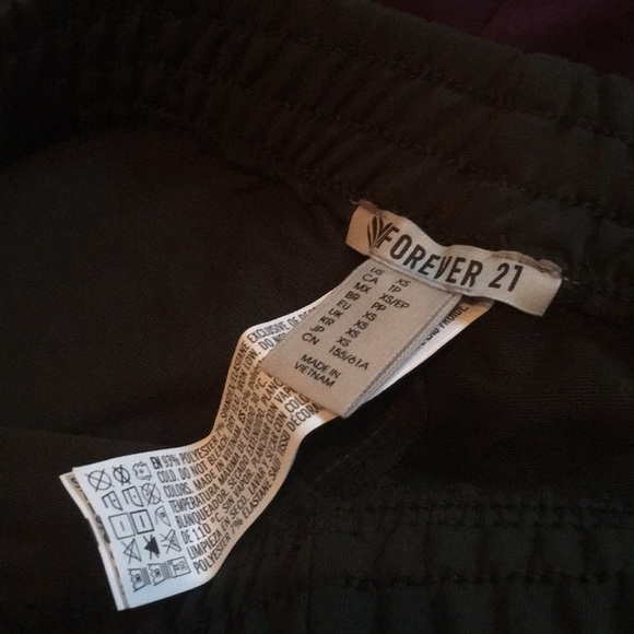 Shorts - Picture 4 of 5